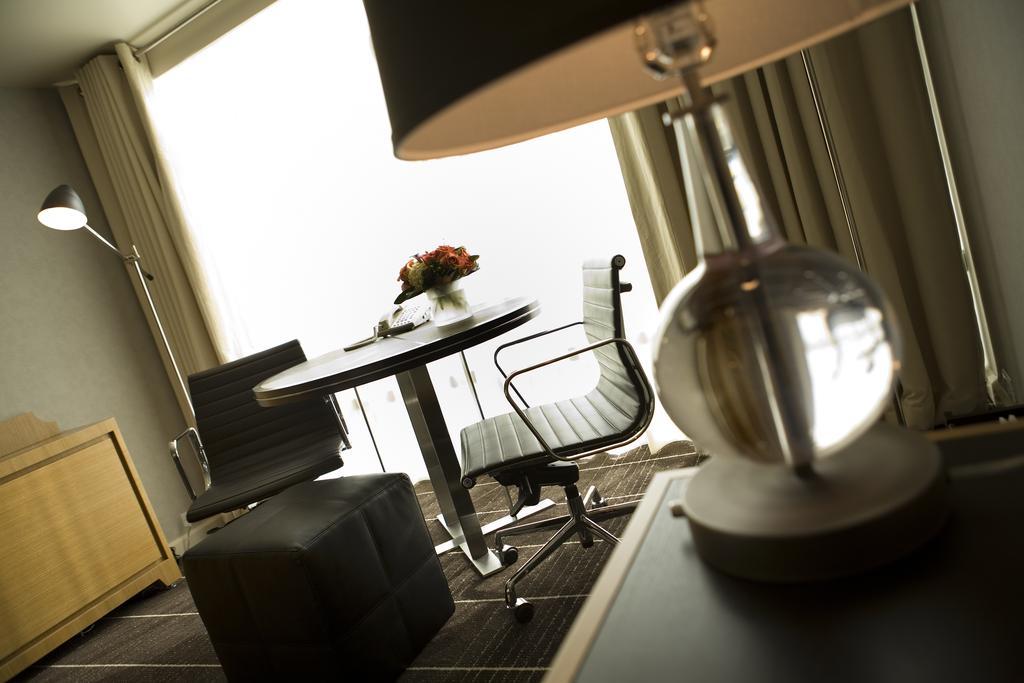 Parlor King Suite,402154320:JPEG