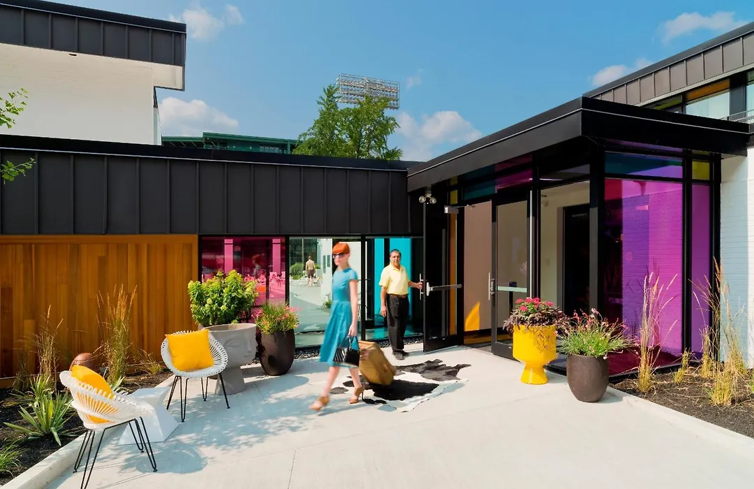 The Verb Hotel-1