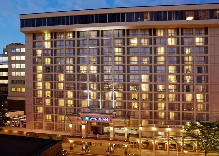 Dog Friendly Hotels BostonWyndham Beacon Hill