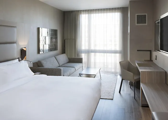 Ac Hotel By Marriott Boston Cleveland Circle